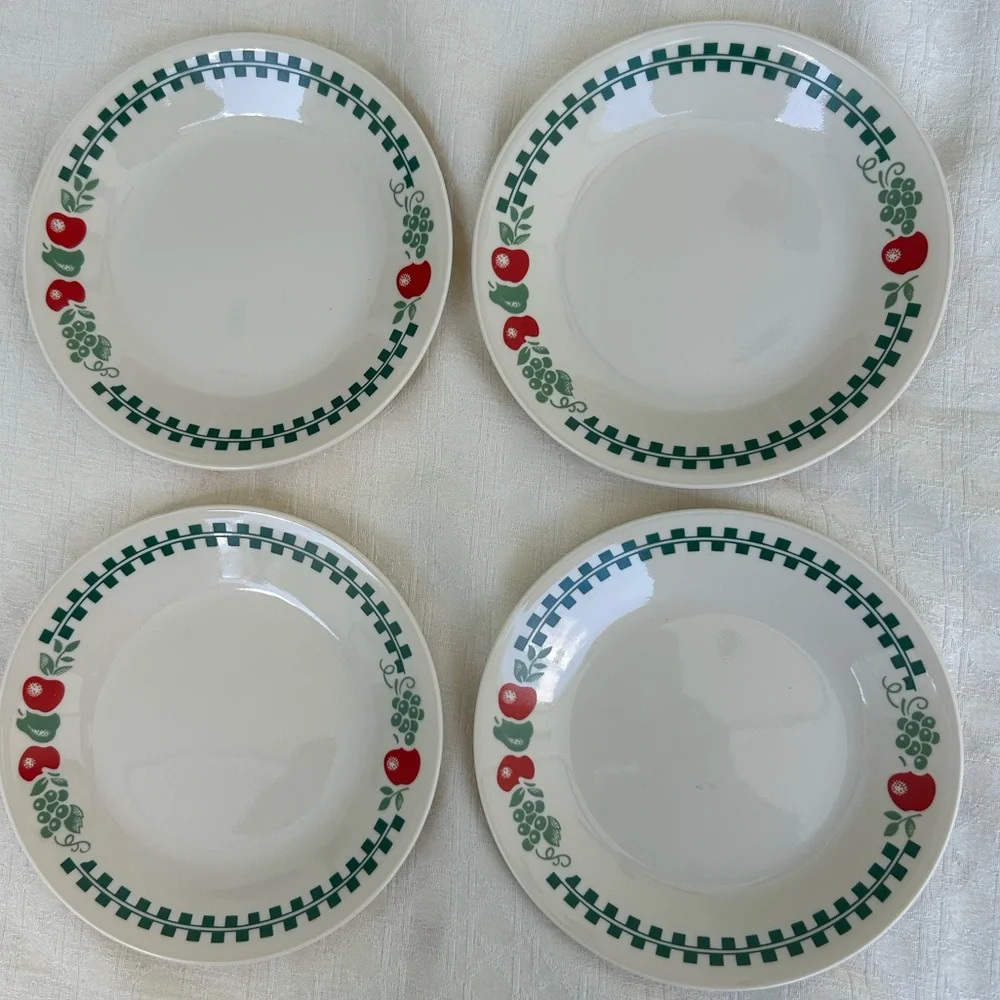 Corelle Farm Fresh Apple print 6.75 set of 4 dessert/salad/bread plates dishes